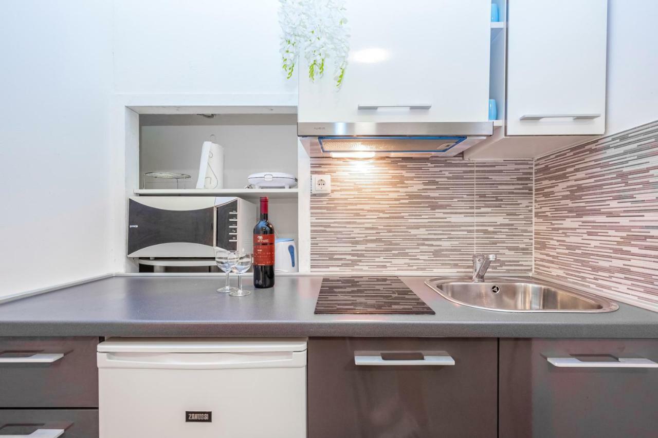 רייקה Apartments Black & White, Cherry & Blue מראה חיצוני תמונה