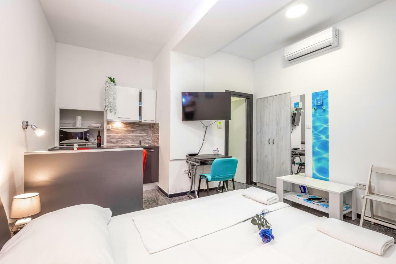 רייקה Apartments Black & White, Cherry & Blue מראה חיצוני תמונה